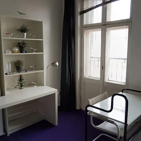 Private Bedroom Near Alexanderplatz In Sharing 베를린