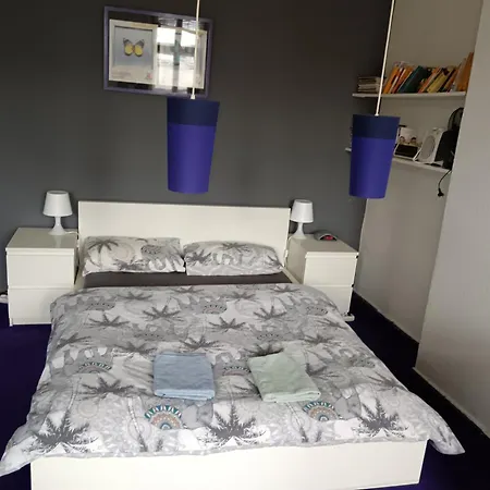 Private Bedroom Near Alexanderplatz In Sharing Homestay Berlin
