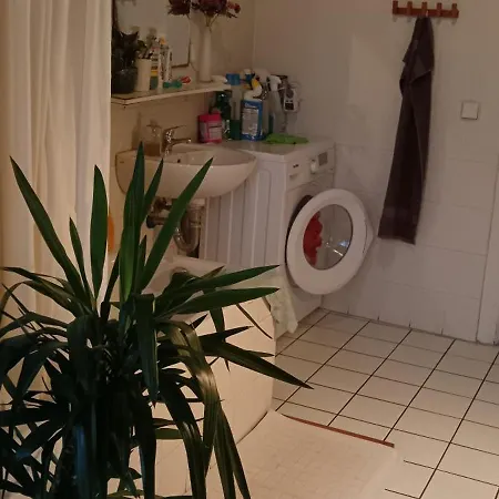 Private Bedroom Near Alexanderplatz In Sharing 베를린