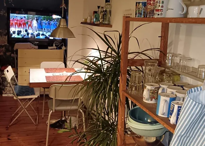 Private Bedroom Near Alexanderplatz In Sharing Δωμάτια σε οικογενειακή κατοικία *