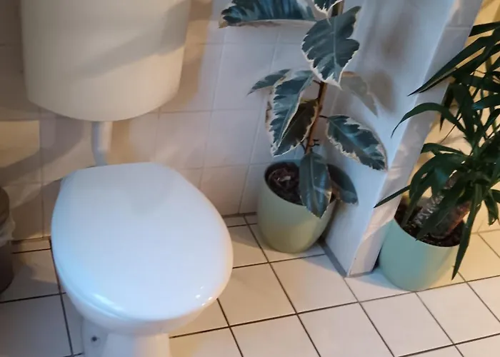 Δωμάτια σε οικογενειακή κατοικία Private Bedroom Near Alexanderplatz In Sharing