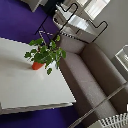 Private Bedroom Near Alexanderplatz In Sharing